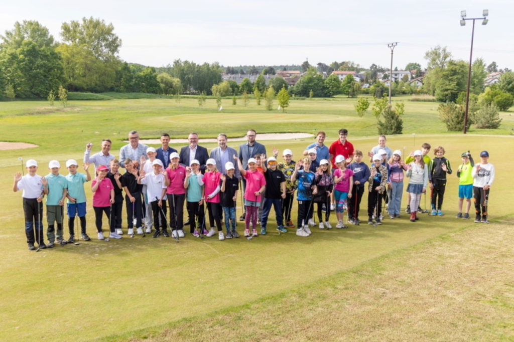 Nová BICZ Golfová akademie v Hradci již slouží dětem i začínajícím golfistům