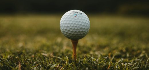 Detail golfového míčku – ilustrační fotografie