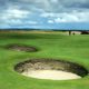 Písečný bunker na golfovém hřišti – ilustrační fotografie